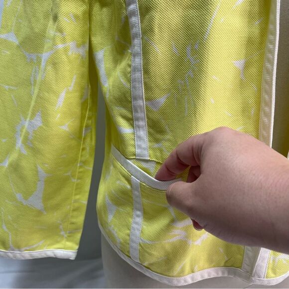 Chico's Optic Ceylon Yellow White Floral Open Front Jacket Blazer Size 1 - Picture 3 of 8